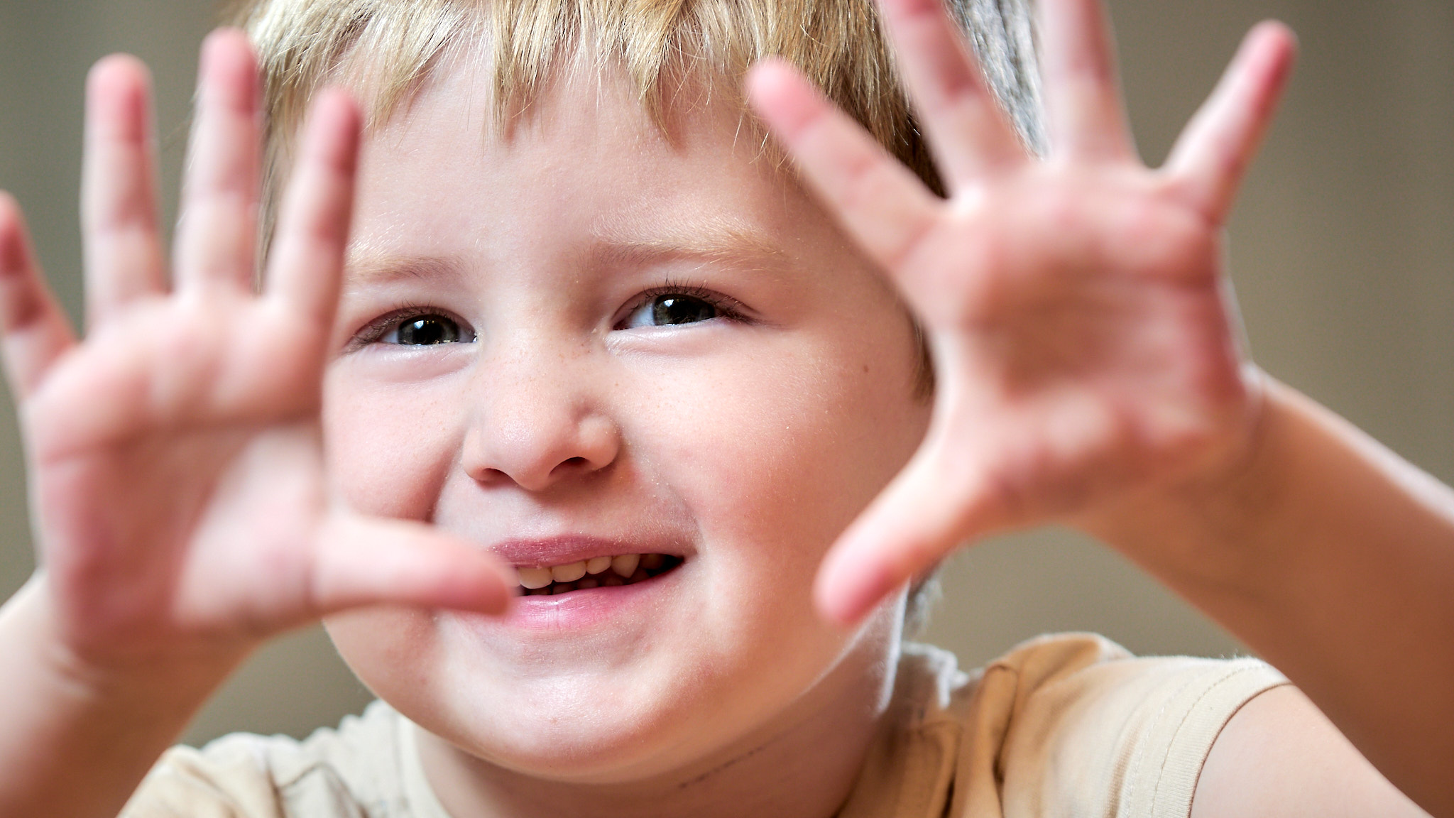 Portrait eines Kindes. Kindergartenfotografie.